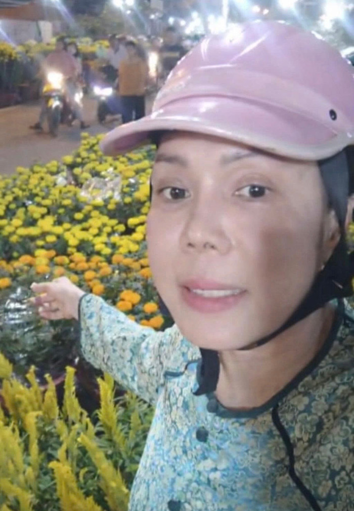 NS Việt Hương kêu gọi mọi người mua hoa Tết sớm giúp nông dân khiến mọi người thích thú - Ảnh: Chụp màn hình