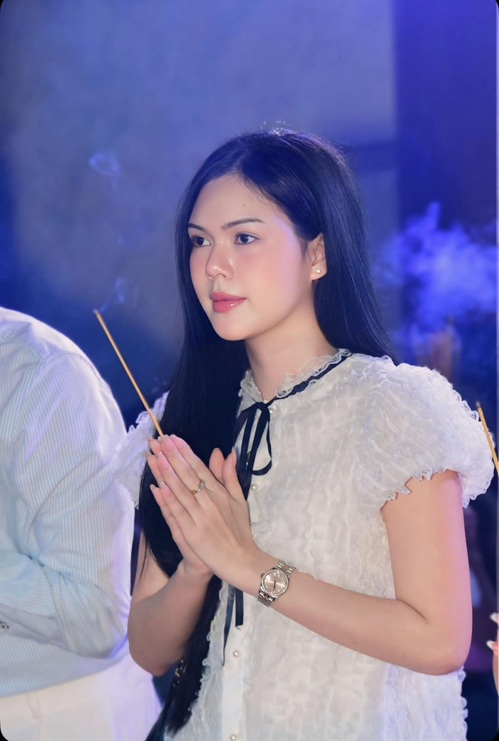 Ngọc Trinh báo tin ba vừa qua đời vào 28 Tết.