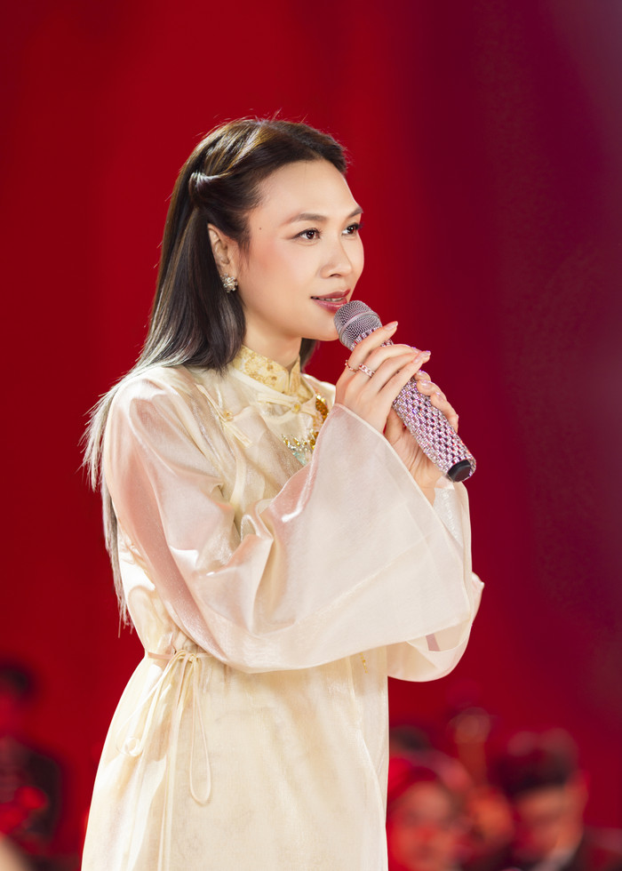 Cận visual xinh đẹp của Mỹ Tâm tại Hoa Xuân Ca. Ảnh: BTC