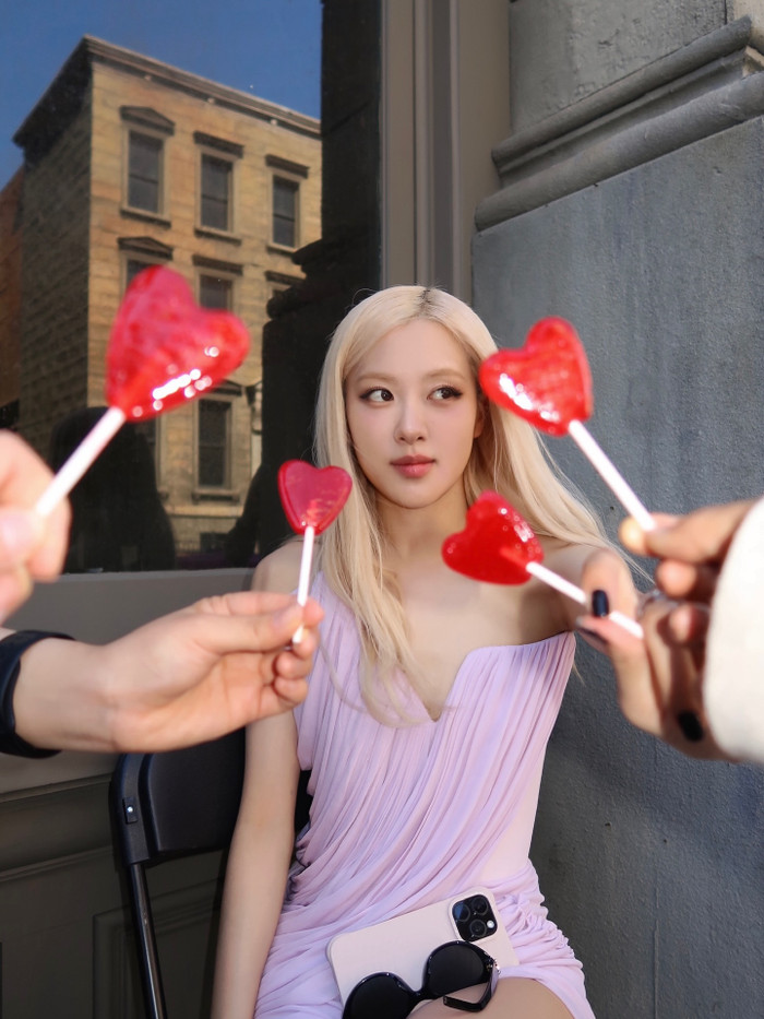 Cư dân mạng 'sốc nặng' trước nhan sắc của Rosé Ảnh 2