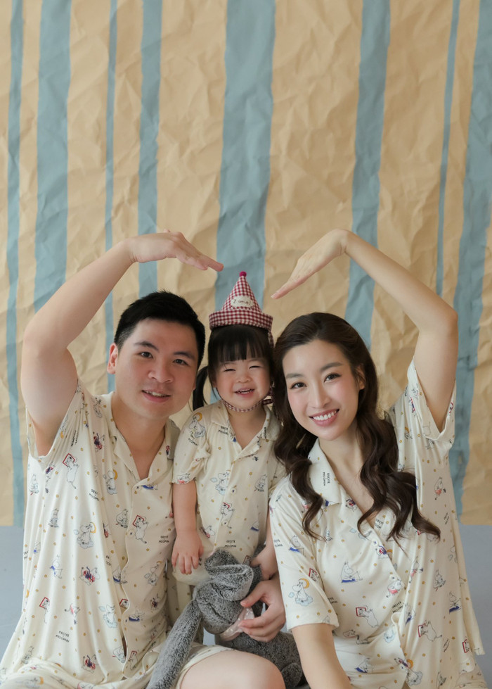 Đỗ Mỹ Linh kết hôn với doanh nhân Đỗ Vinh Quang vào tháng 10 năm 2022. Cho đến tháng 7 năm sau, người đẹp hạ sinh con gái đầu lòng và đặt tên con là Tuệ An. Ảnh: FBNV