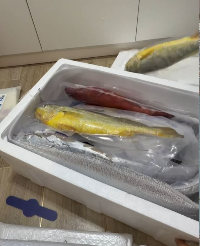 Gửi cho bạn quen trên mạng giỏ rau tự trồng, người phụ nữ bàng hoàng khi nhận 'quà đáp lễ' Ảnh 4