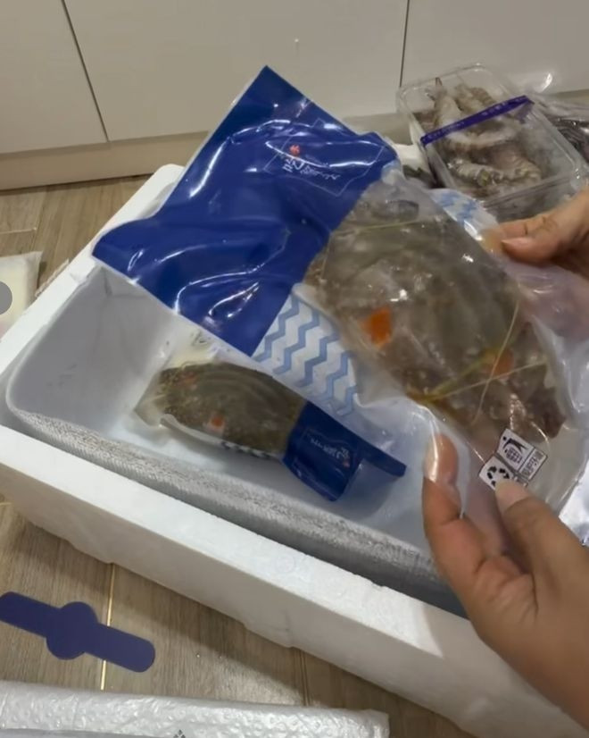 Gửi cho bạn quen trên mạng giỏ rau tự trồng, người phụ nữ bàng hoàng khi nhận 'quà đáp lễ' Ảnh 5