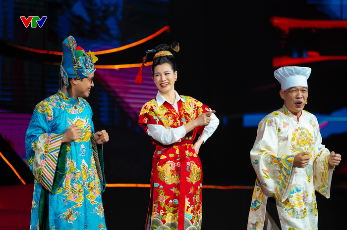 Bộ ba Táo trong chương trình Gặp nhau cuối năm – Quảng trường mùa xuân bao gồm Trung Ruồi, Thái Sơn, Lưu Huyền Trang. Ảnh: VTV