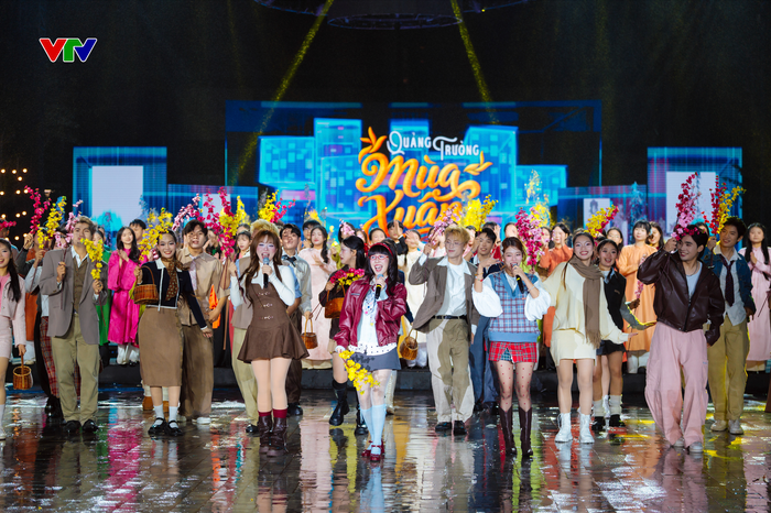 Chương trình Gặp nhau cuối năm – Quảng trường mùa xuân đã mang đến cho khán giả 'món ăn tinh thần' đặc sắc trong đêm Giao thừa. Ảnh: VTV