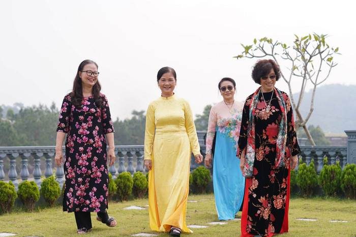 Xuất hành đầu năm trong tâm thế vui vẻ, chỉn chu sẽ mang lại một năm mới bình an, suôn sẻ.