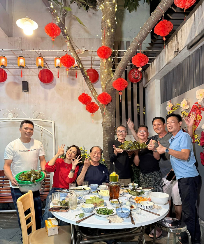 Mỹ Tâm giản dị, sum vầy cùng đại gia đình của mình những ngày Tết Nguyên đán.
