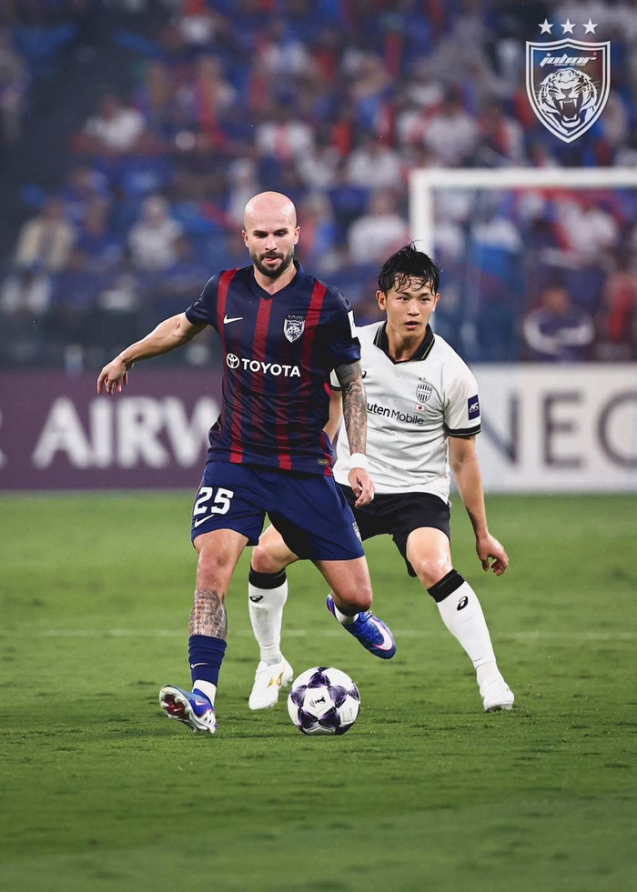 Ba cầu thủ nhập tịch Malaysia cùng CLB Johor Darul Ta’zim tạo ra phép màu, khi nuôi hy vọng đi tiếp sau chiến thắng trước Vissel Kobe. Ảnh: JDT