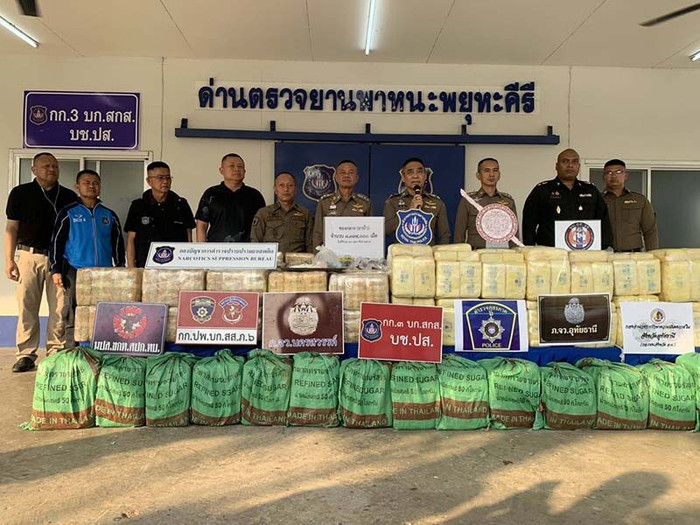 Kiểm tra xe bồn chở nước thải, nam tài xế bị bắt khẩn cấp Ảnh 3