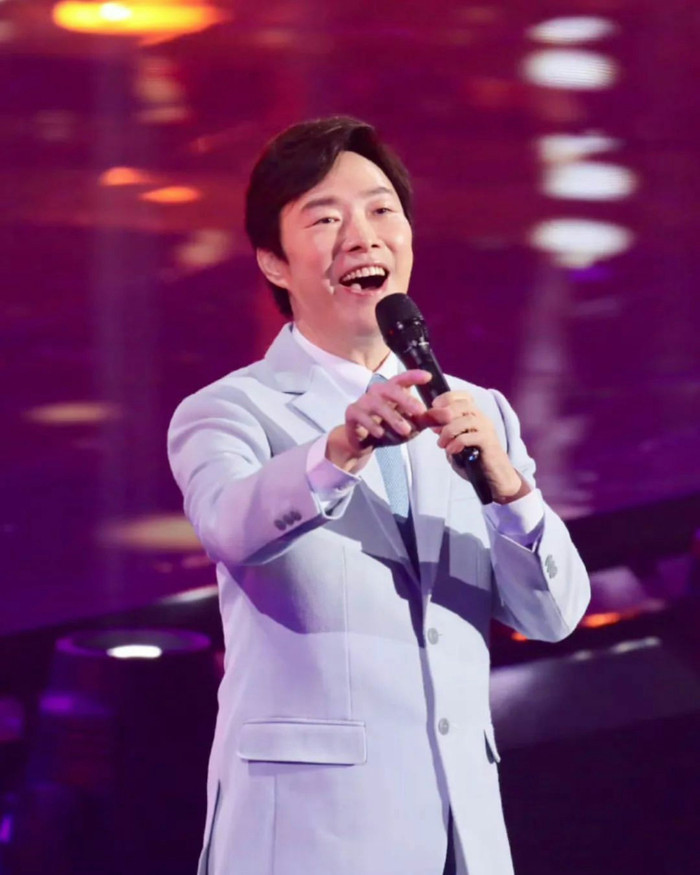 Nam ca sĩ gạo cội giải nghệ sau khi cha mẹ qua đời, 6 năm trôi qua không ai liên lạc được Ảnh 4