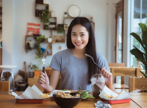 Bữa sáng có thật sự là 'bữa ăn quan trọng nhất trong ngày' hay chỉ là một hiểu lầm kéo dài hàng chục năm? Ảnh 1