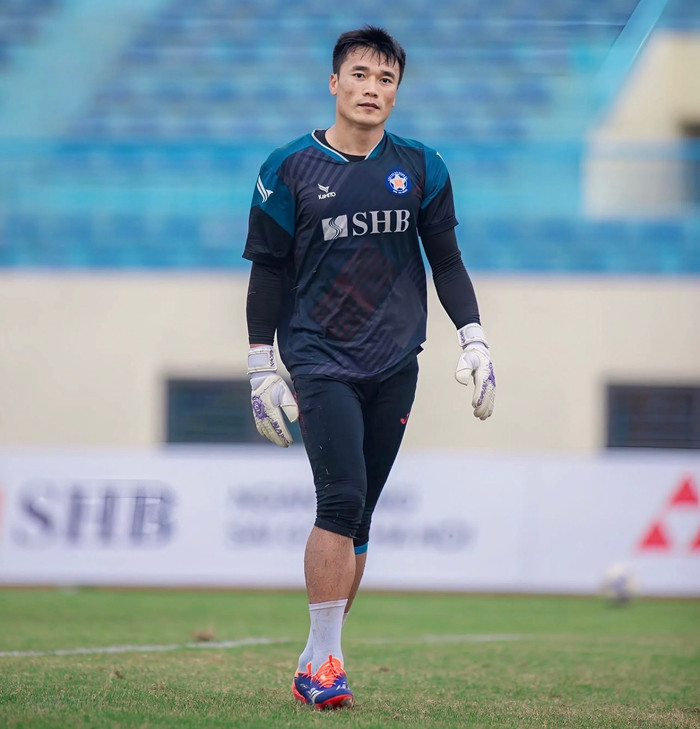 Theo thông tin của Saostar, mùa giải 2025/2026 khép lại theo cách nghiệt ngã với thủ môn Bùi Tiến Dũng. Ảnh: CLB Đà Nẵng