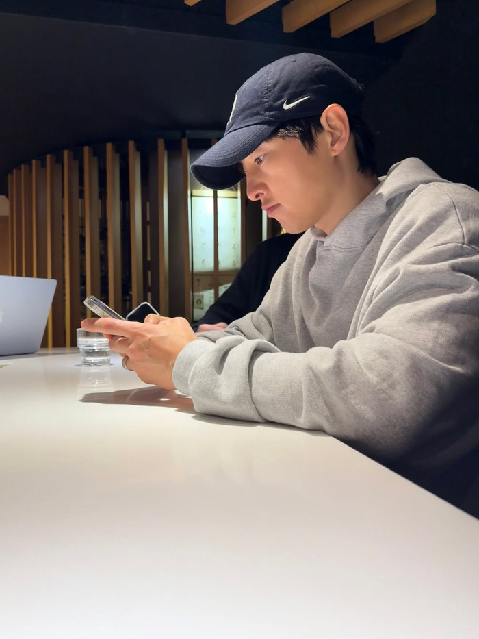  Song Joong Ki vẫn thường xuyên hoạt động trên mạng xã hội. Ảnh: IGNV