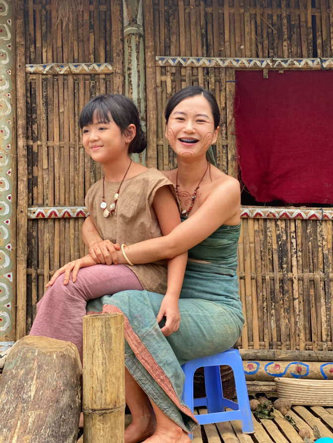 Tạo hình lạ mắt của nữ diễn viên trở thành chủ đề hot trên mạng xã hội