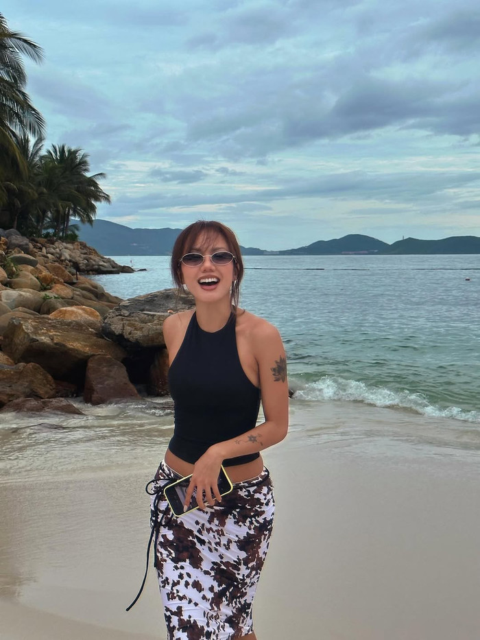 Làn da nâu căng bóng của Phương Ly từng gây bàn tán trong một thời gian dài. Ảnh: FBNV