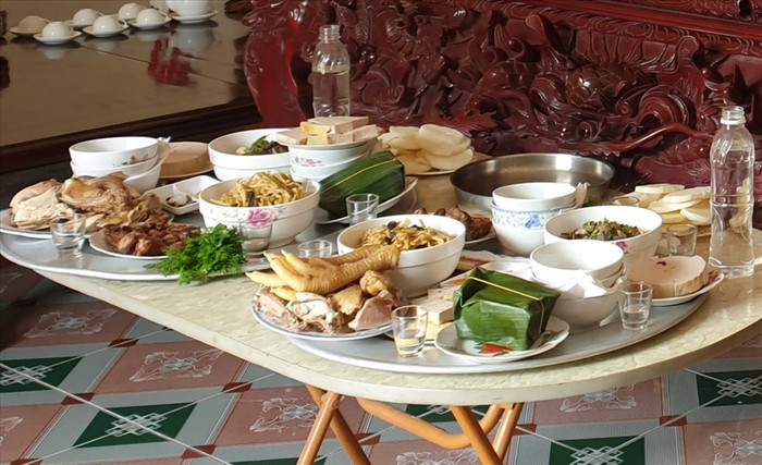 Những thói quen xấu khi làm cơm cúng khiến tiền bạc 'đội nón ra đi' Ảnh 1