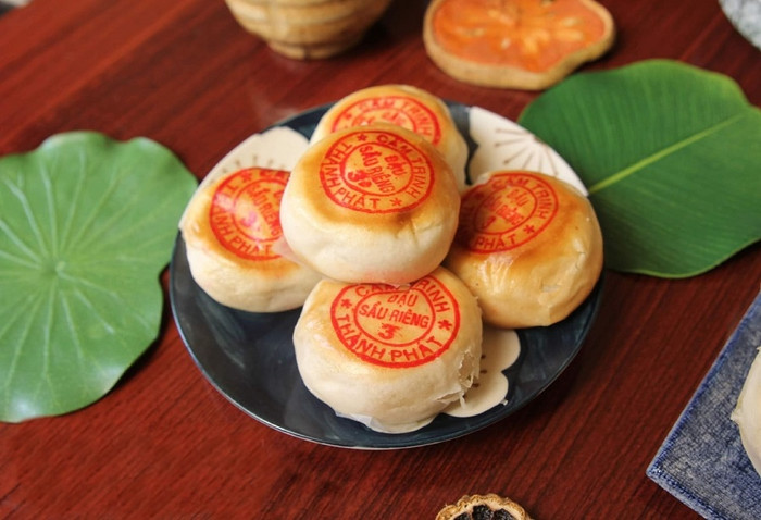 Bánh Pía - món bánh trứ danh ở miền Tây.