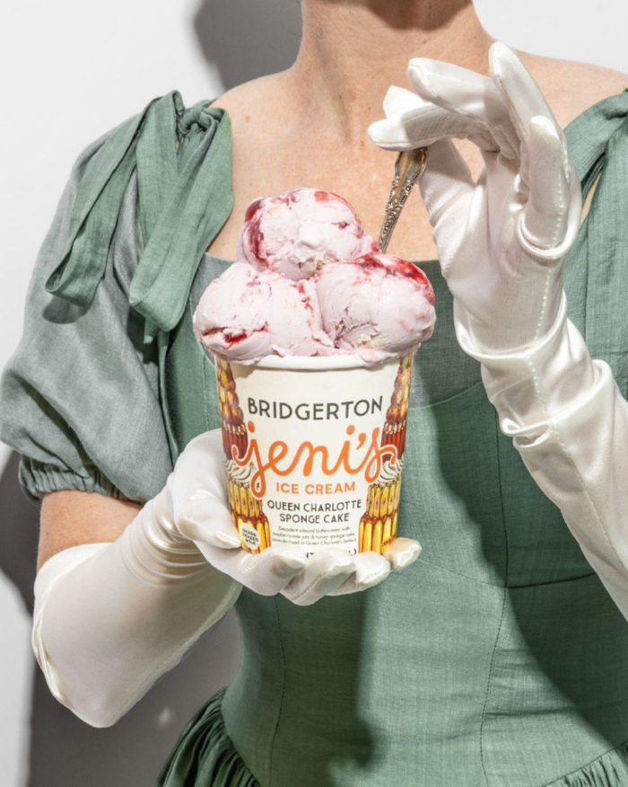 Phong cách thời trang lãng mạn trong Bridgerton. Ảnh: Netflix