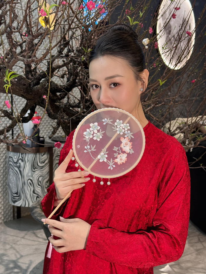 Phương Oanh chia sẻ hình ảnh đón Tết năm 2024.