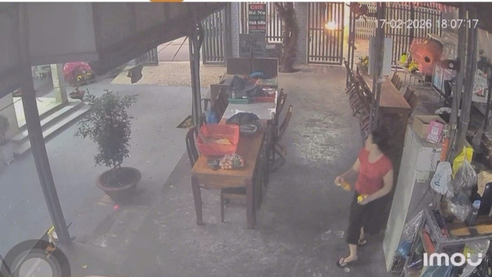 Nói chuyện công nợ ngày mùng 1 Tết, người đàn ông không lường được sự việc tiếp đó Ảnh 2