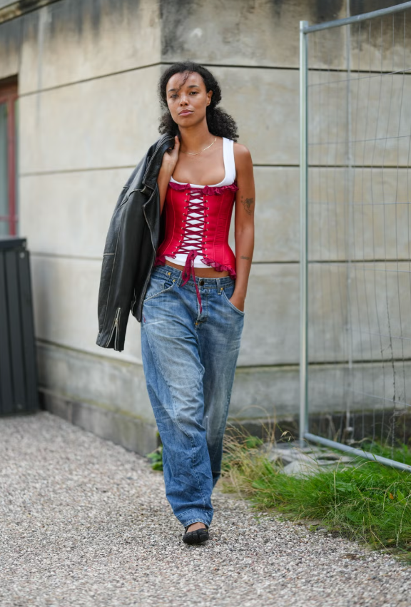 Xu hướng corset 2026: 5 cách phối mới mẻ khiến nàng mê mẩn Ảnh 2