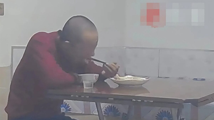 Con gái không về nhà ăn Tết cùng cha, xem camera thì tức tốc chạy 800km về nhà Ảnh 2