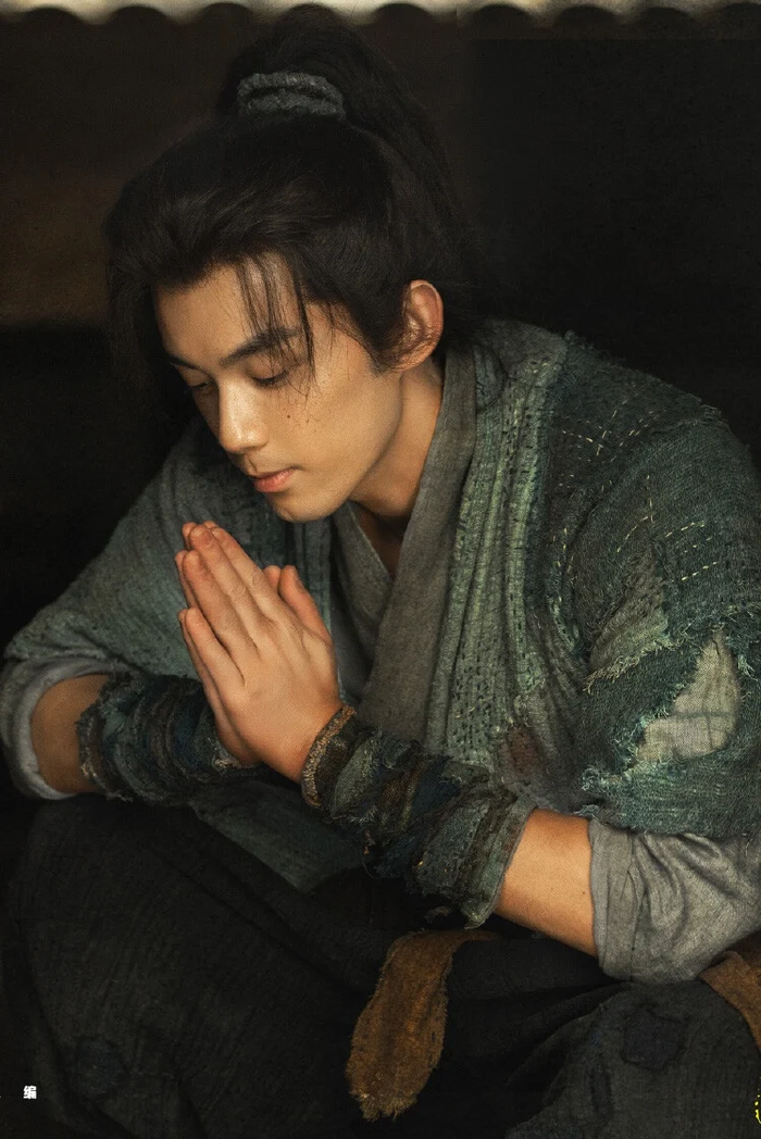 Dàn mỹ nam cổ trang 2026 lộ tạo hình mới: Thừa Lỗi lạnh lùng, Trương Lăng Hách phong trần Ảnh 9