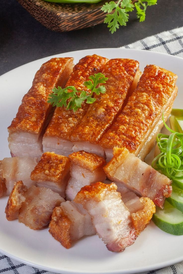 Tại sao nhiều người ăn heo quay vào ngày vía Thần Tài? Nguồn gốc thú vị ít ai biết Ảnh 3