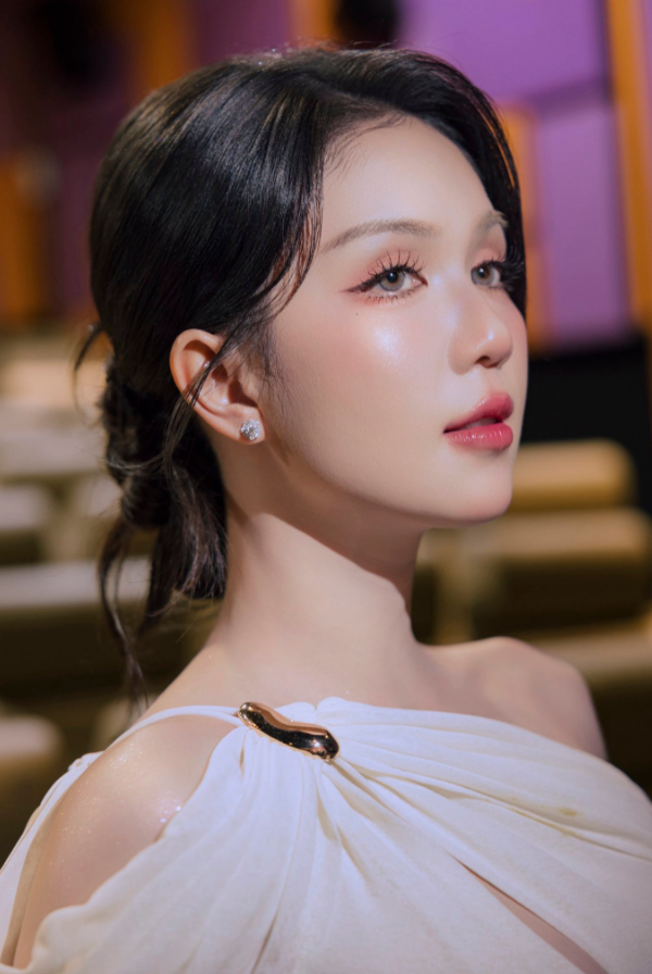 Ngọc Trinh dần thay đổi sau biến cố