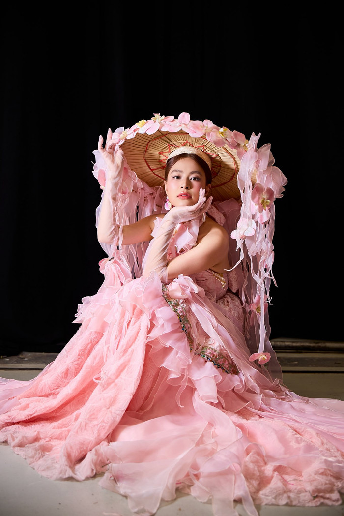 Bất ngờ hành động của Hoàng Thùy Linh khi gặp khán giả ngày đầu năm mới Ảnh 3