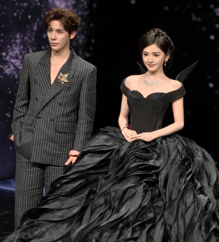 Những hình ảnh đầu tiên của Chương Nhược Nam và Vương An Vũ khiến khán giả mong chờ ngày phim lên sóng.