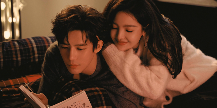Khoảnh khắc tình cảm ngọt ngào giữa Chương Nhược Nam và Vương An Vũ trong phim mới.