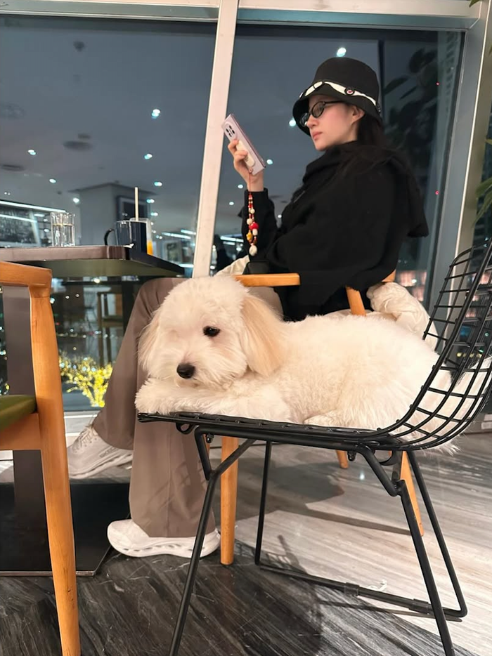 Lưu Diệc Phi vui vẻ tận hưởng khoảng thời gian rảnh rỗi. Ảnh: IGNV