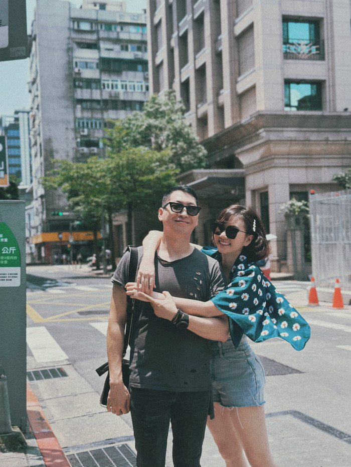 Chia sẻ về việc công khai ảnh rõ mặt chồng của Hương Giang thu hút nhiều khán giả quan tâm, bàn luận.