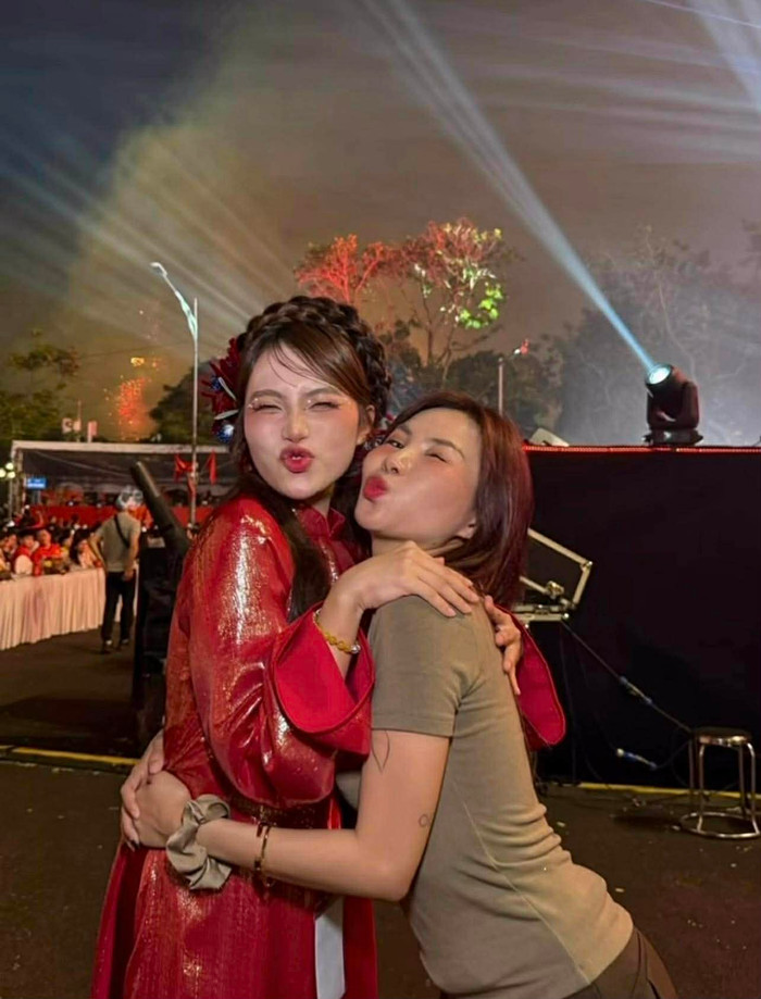 Nữ ca sĩ không ngần ngại bày tỏ lời nhắn đầy tình cảm đến chị gái ruột.