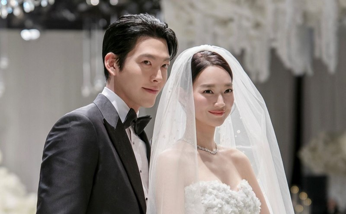 Shin Min Ah đã chính thức kết hôn với nam diễn viên Kim Woo Bin sau 10 năm hẹn hò hồi tháng 12/2025.