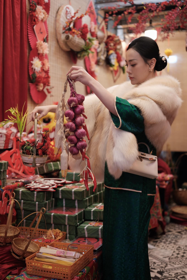 Nữ diễn viên chọn gia đình làm điểm tựa sau biến động