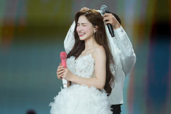 Từ màn 'cầu hôn' gây sốt của Quốc Thiên – Hòa Minzy, nhiều người tò mò: Cỗ cưới quê 'cô dâu' có gì đặc sắc? Ảnh 2