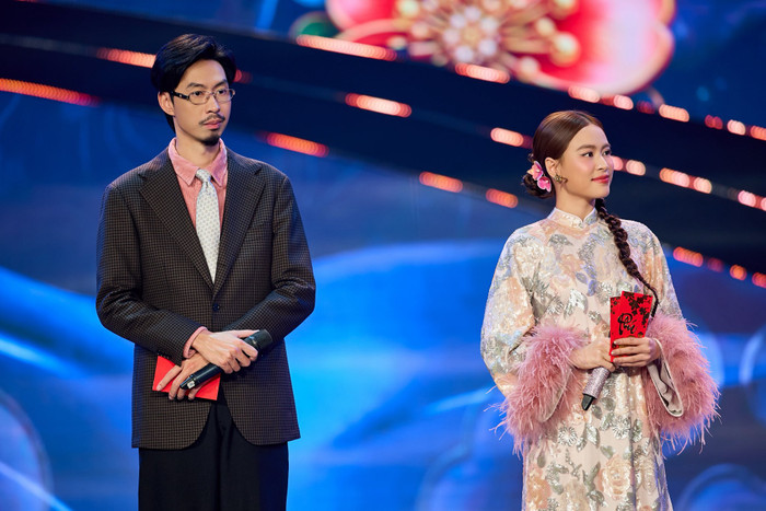 Phản ứng gây chú ý của Hoàng Thùy Linh khi được hỏi việc mua nhà cùng Đen Vâu Ảnh 2