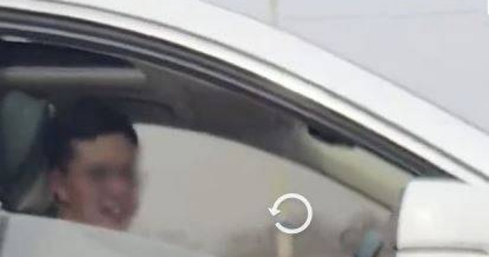 Người phụ nữ gặp lại mối tình đầu 10 năm trước trên đường cao tốc, phản ứng gây xôn xao Ảnh 1