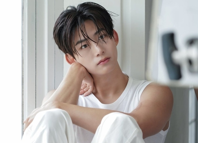 Nhiều khán giả đã gửi những lời chúc tốt đẹp nhất tới Ok Taecyeon sau khi biết tin anh sắp lấy vợ. Ảnh: 51K