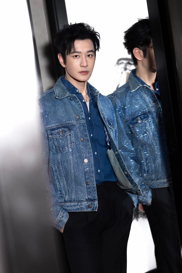 Huỳnh Hiểu Minh trước đây từng hẹn hò với những cô gái trẻ trung, xinh đẹp. Ảnh: Weibo