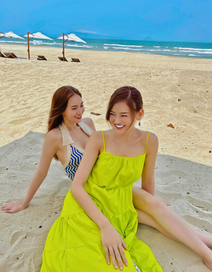 Ninh Dương Lan Ngọc và Thuỳ Anh trong một chuyến du lịch vào năm 2021. Cả hai luôn dành thời gian rảnh rỗi để gặp gỡ, trò chuyện. Ảnh: FBNV