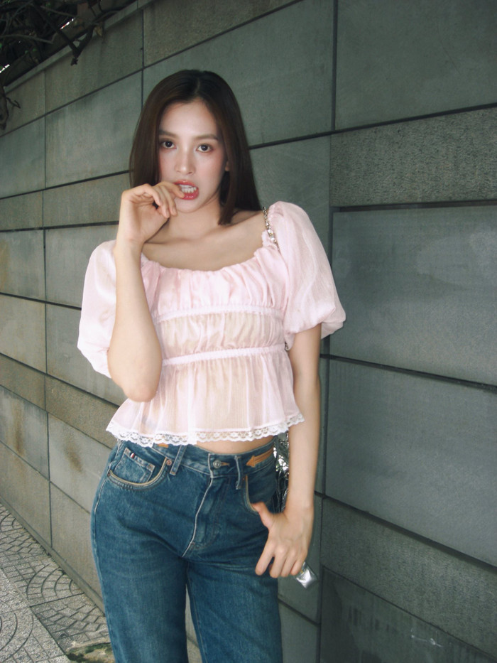 Thời gian qua, Hoa hậu Tiểu Vy thử sức ở điện ảnh và nhận được sự ủng hộ của nhiều netizen.