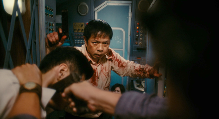 Cao trào sinh tử với chiến đấu cơ là điểm nhấn kỹ xảo của phim