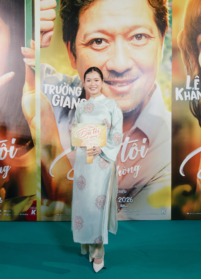 Lâm Vỹ Dạ xuất hiện tại sự kiện công chiếu phim ở TP.HCM