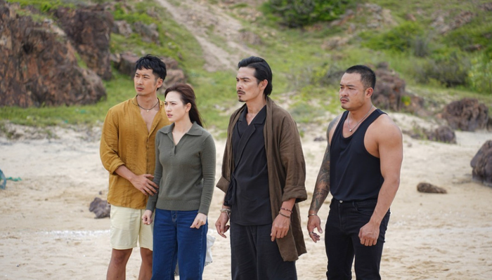 Hai tuyến nhân vật đối lập tạo nên xung đột chính của phim Tết 2026