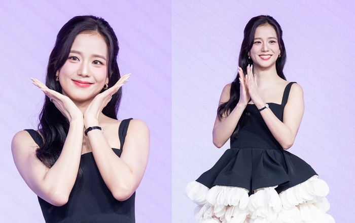 Visual 'búp bê sống' của Jisoo trong thiết kế váy đen cổ vuông sang chảnh sáng nay.&nbsp;