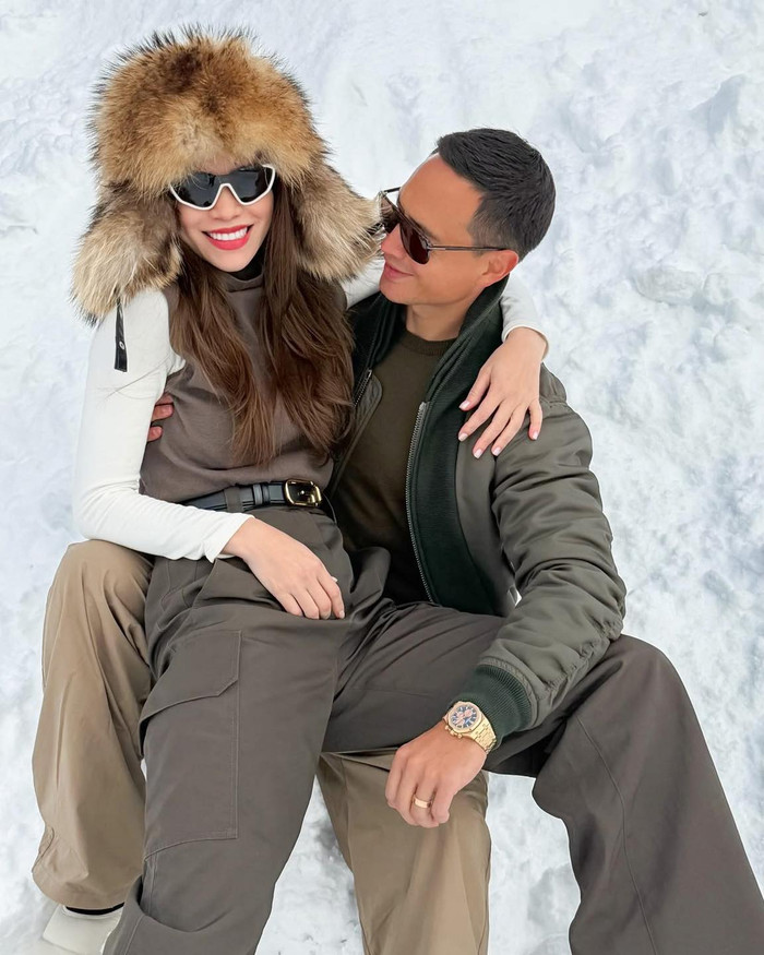Những hình ảnh của vợ chồng Hồ Ngọc Hà - Kim Lý tại Niseko trong dịp Tết này khiến khán giả xuýt xoa.