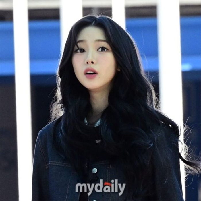 Karina (aespa) tại sân bay mới đây.